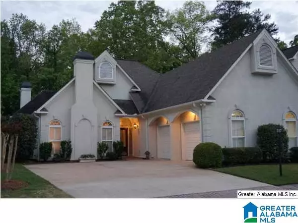 2916 SUMMERWOOD CIR, Hoover, AL 35242