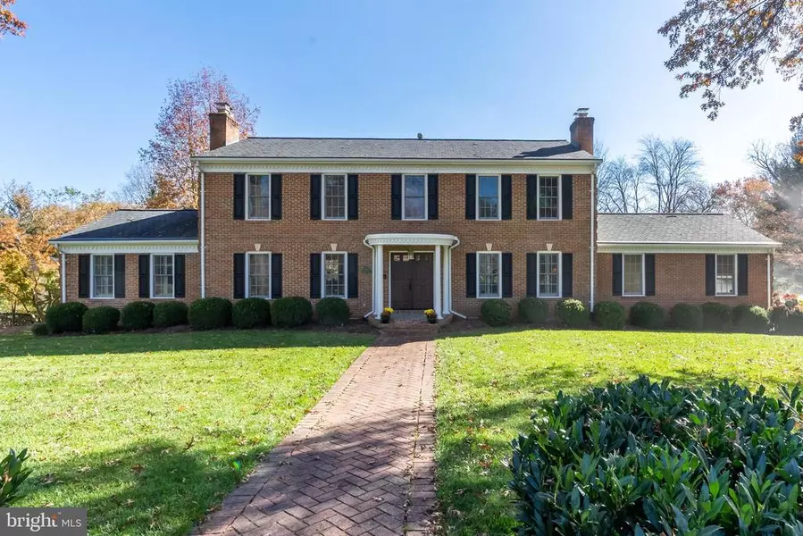 1423 CARRINGTON LN, Vienna, VA 22182