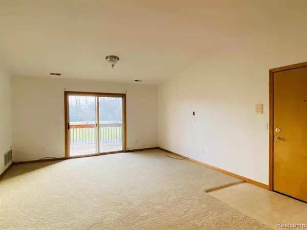 Van Buren Twp, MI 48111 6433,46020 PURPLE SAGE