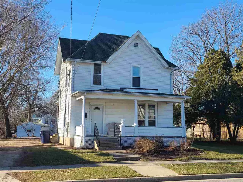 103 N Pearl St, Janesville, WI 53548