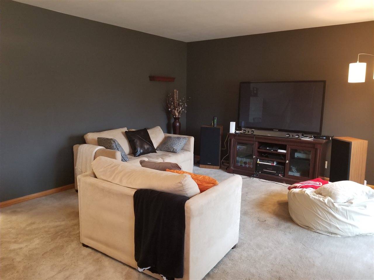 Sun Prairie, WI 53590,109 W Goodland St