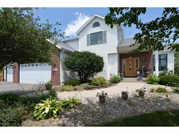 Sun Prairie, WI 53590,2851 Brooks Ridge Dr