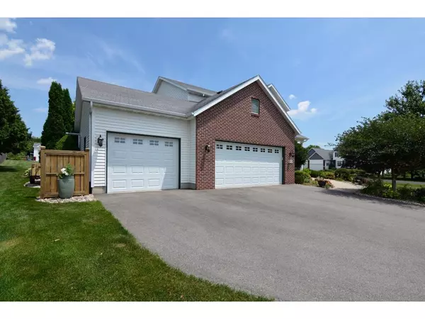 Sun Prairie, WI 53590,2851 Brooks Ridge Dr