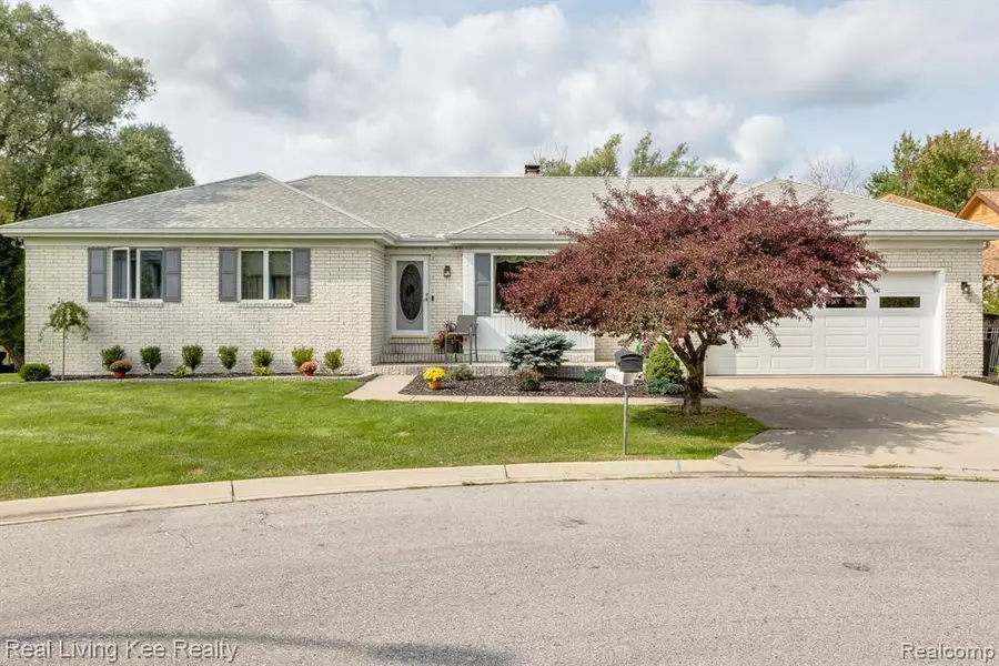 2945 Woodstock Circle, Port Huron, MI 48060