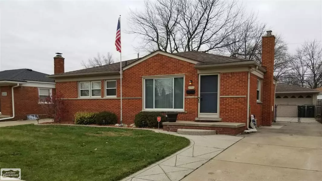 24329 Star Valley, Saint Clair Shores, MI 48080