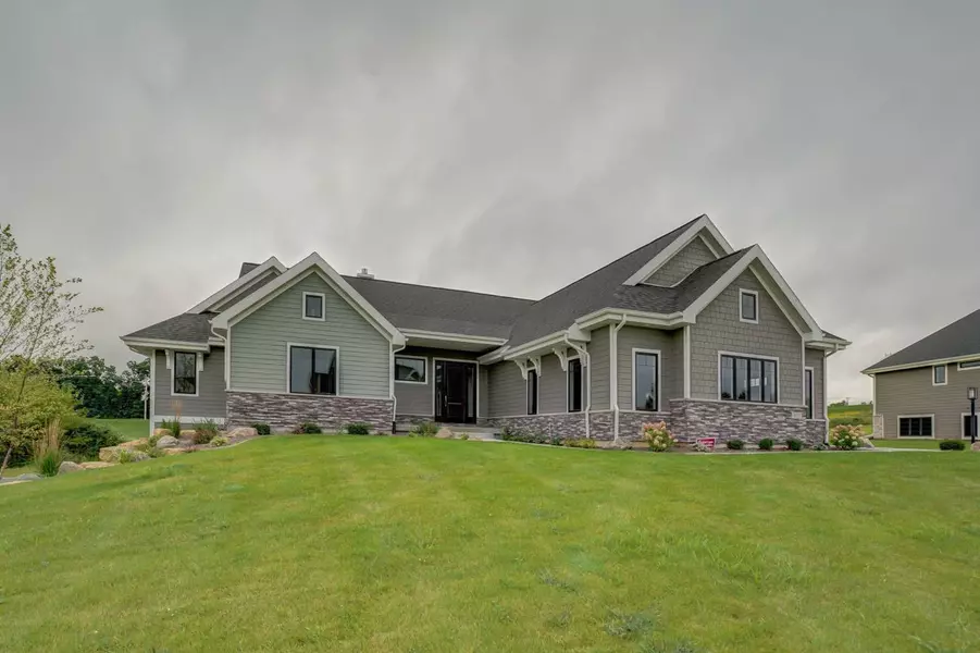 1055 Brynhill Dr, Oregon, WI 53575