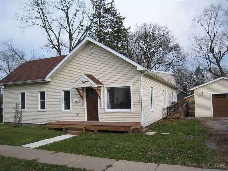 306 S Evans St, Tecumseh, MI 49286