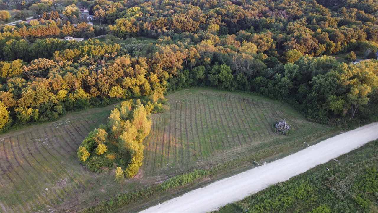 L20 N Lilly Ln,  Milton,  WI 53563-8922