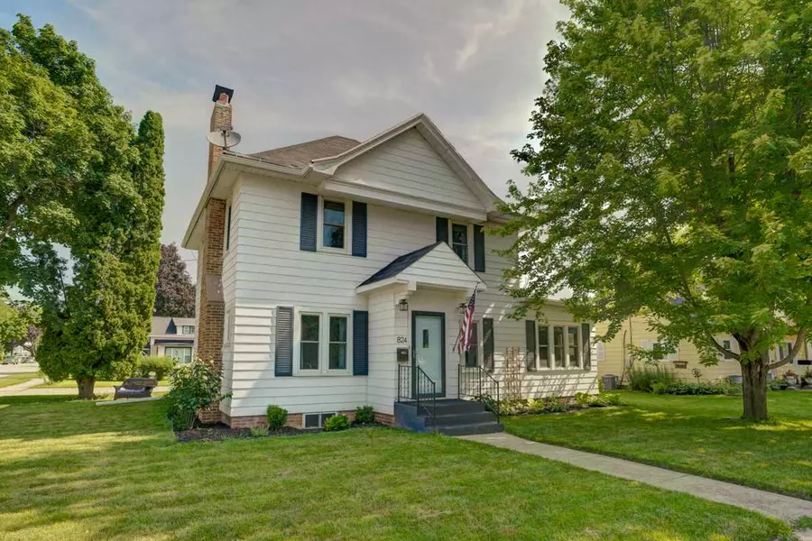 824 Hamilton St, Stoughton, WI 53589