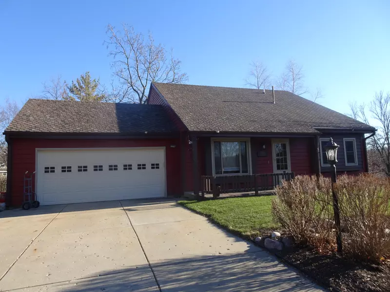 W210S10452 Elizabeth Ct, Muskego, WI 53150