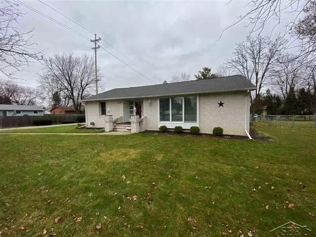 2734 HEMMETER, Saginaw, MI 48603