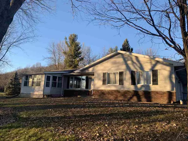 N6639 Valley View Dr, Ripon, WI 54971