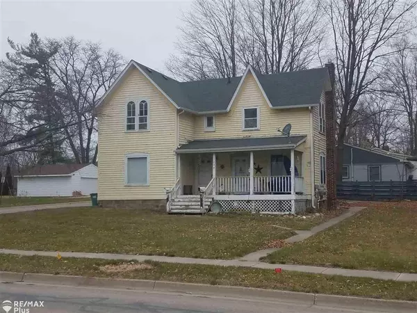 734 W Oregon,  Lapeer,  MI 48446