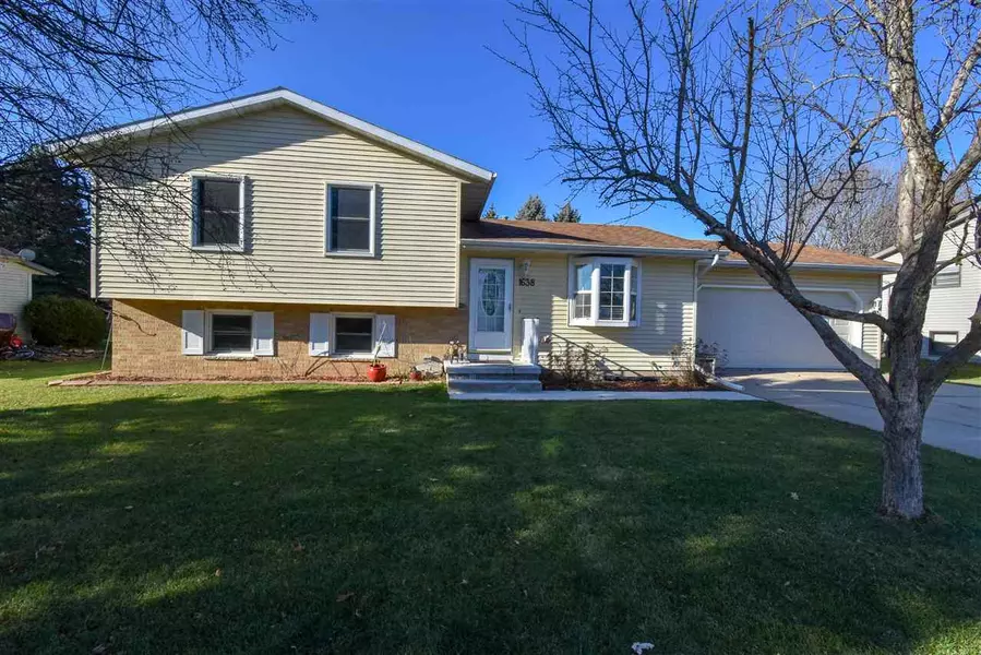 1638 Johnson St, Stoughton, WI 53589