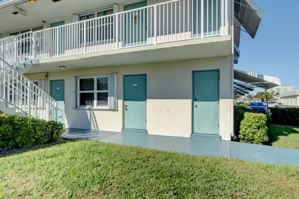 Boynton Beach, FL 33435,620 W Horizons 112