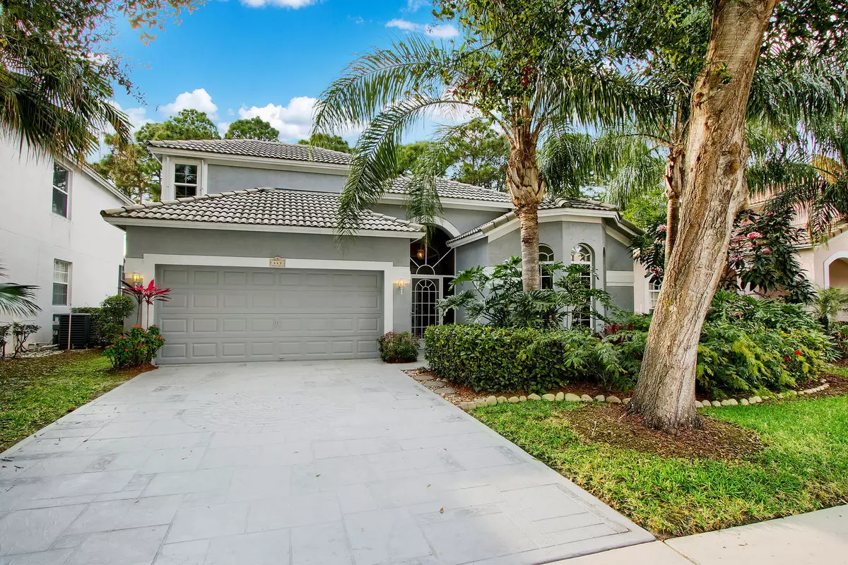 Palm Beach Gardens, FL 33418,443 Woodview CIR