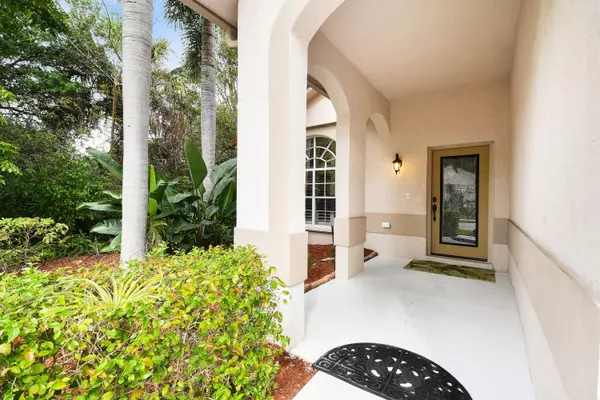 Palm Beach Gardens, FL 33418,410 Woodview CIR