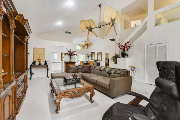 Palm Beach Gardens, FL 33418,410 Woodview CIR