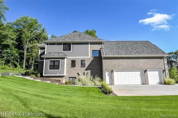 Genoa Twp, MI 48843,3544 WOODRIDGE DR