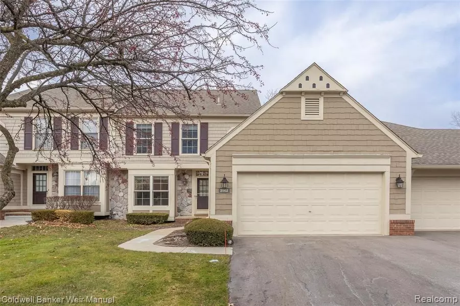 2562 ESSEX Lane, Bloomfield Hills, MI 48304 1460