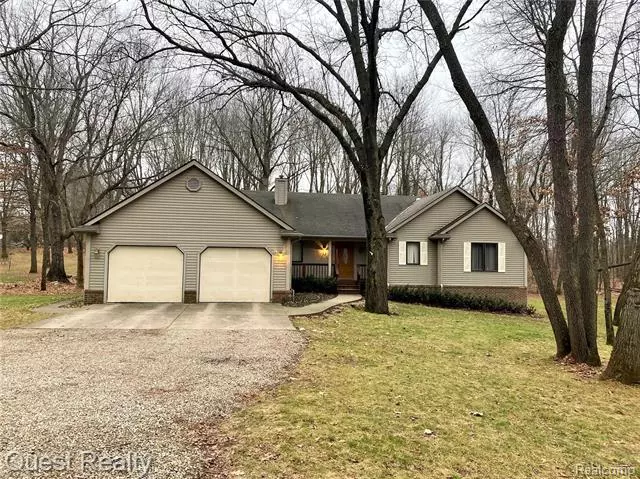 878 STATE PARK RD, Ortonville, MI 48462