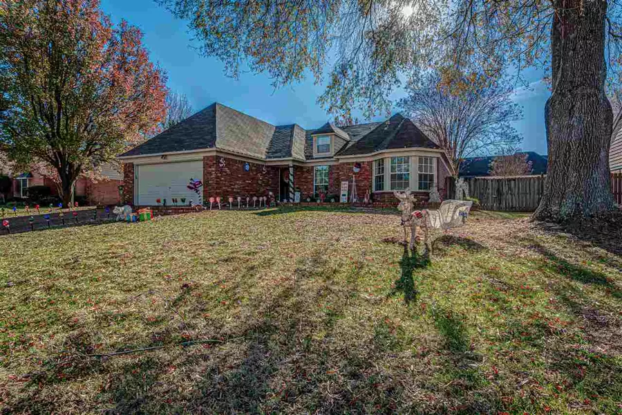 6685 LAUREL VALLEY LN, Bartlett, TN 38135