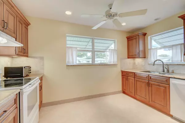 Delray Beach, FL 33445,838 Meadowlark LN