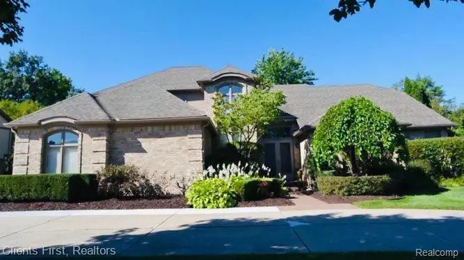 30753 Sunderland Drive, Farmington Hills, MI 48331 5914