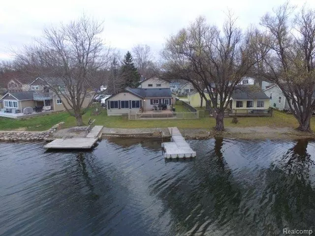 Hamburg Twp, MI 48116,8779 LAGOON DR