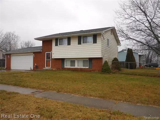 Holly, MI 48442,1004 WINIFRED DR