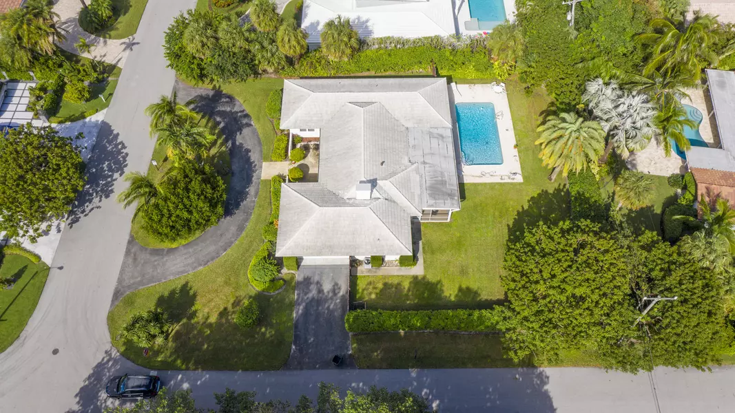 1800 Cocoanut RD, Boca Raton, FL 33432