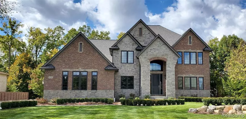 829 CRESTWOOD Lane, Rochester Hills, MI 48309 1055