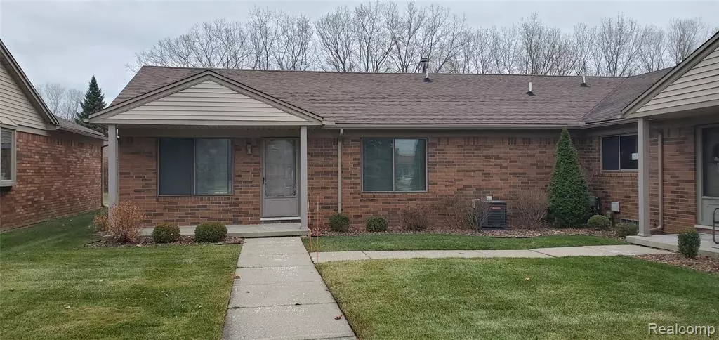 32689 STONEYBROOK Lane, Fraser, MI 48026 2345