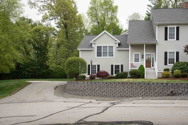 30 Steeple View DR #30, Atkinson, NH 03811