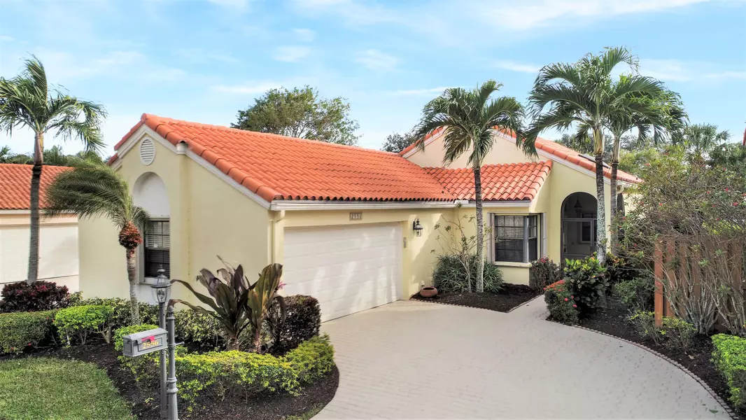 2556 La Cristal CIR, Palm Beach Gardens, FL 33410