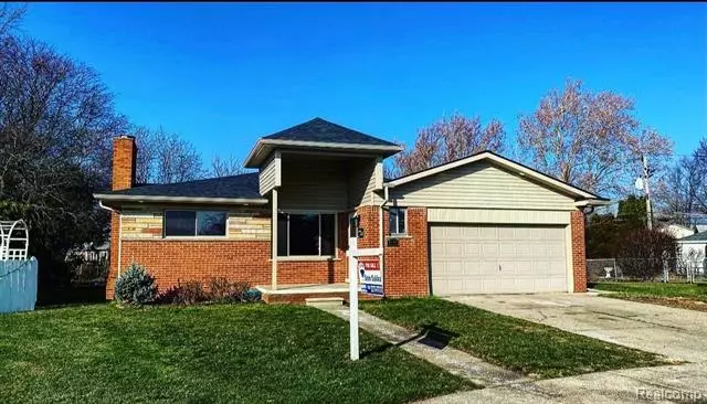 6177 N BANKLE CRT, Dearborn Heights, MI 48127