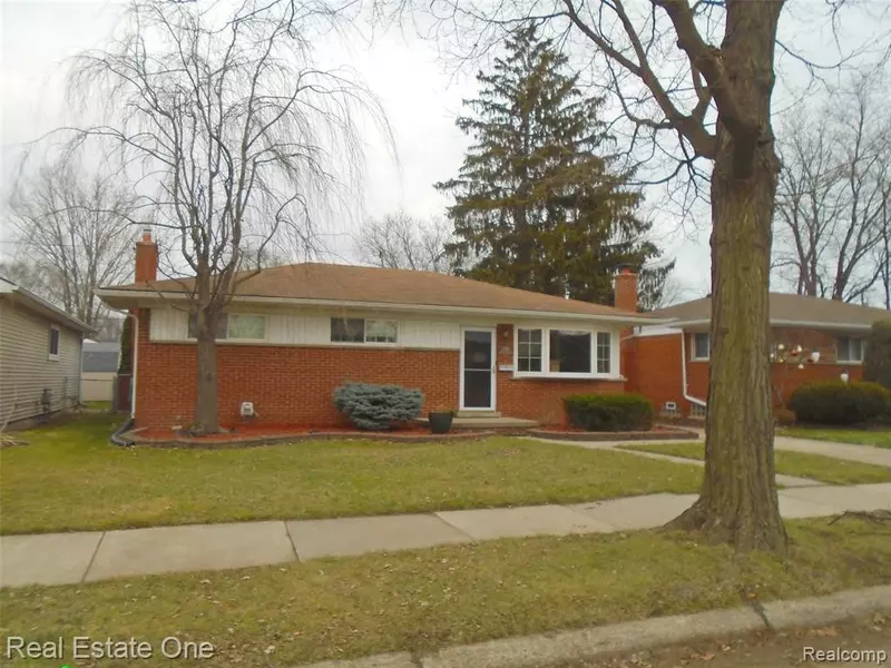 23513 PLAYVIEW Street, Saint Clair Shores, MI 48082 2093