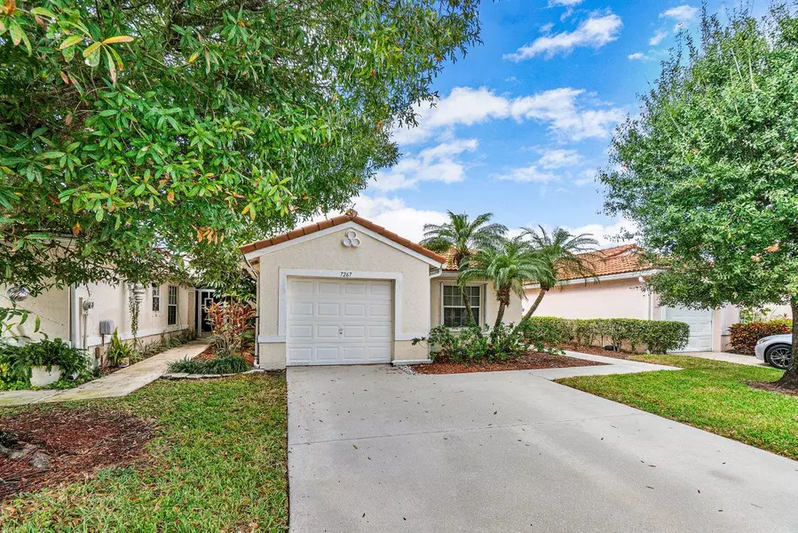 7267 Burgess DR, Lake Worth, FL 33467