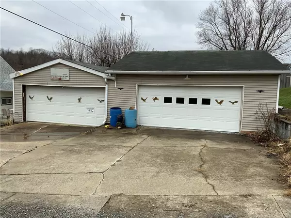 Claysville, PA 15323,9 6th St