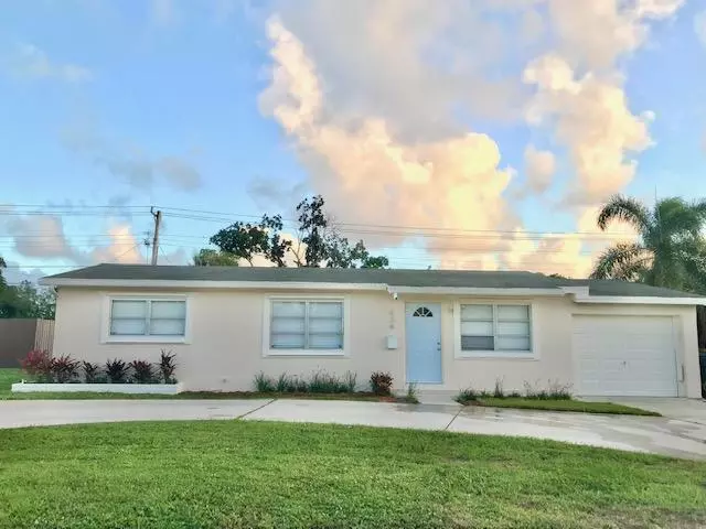 834 W Jasmine DR, Lake Park, FL 33403