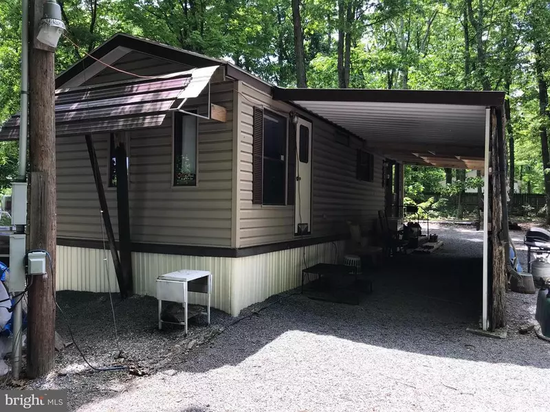 2453 CACAPON RD W, Berkeley Springs, WV 25411