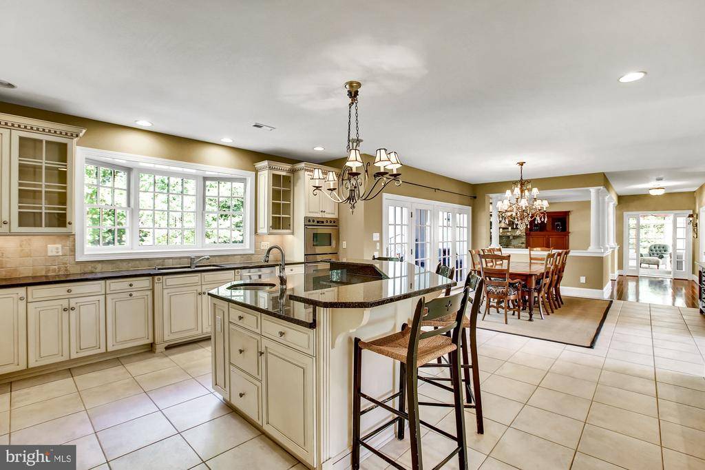 Blue Bell, PA 19422,10 DEVONSHIRES CT