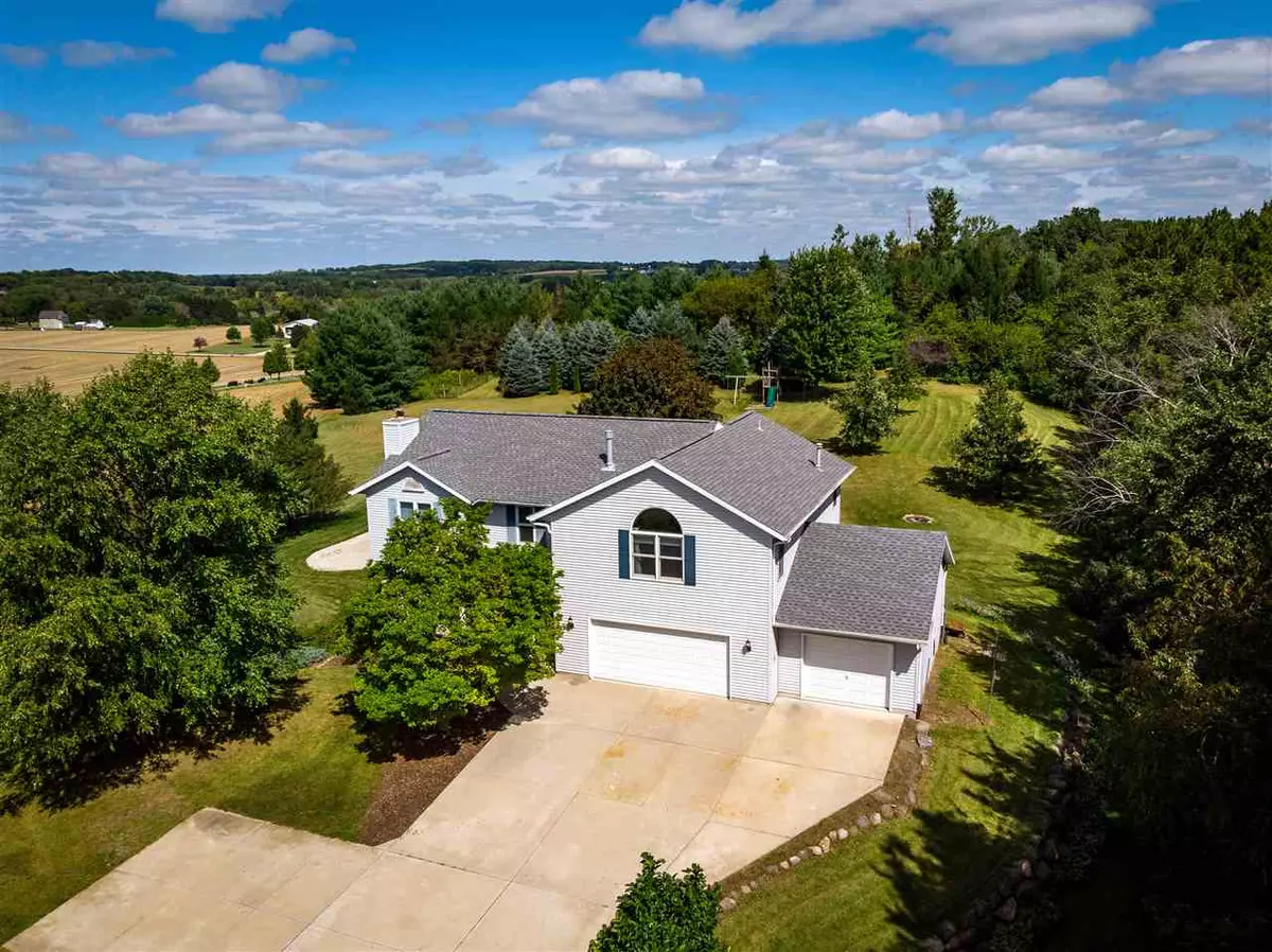 Waterloo, WI 53594,W8124 Klecker Ln