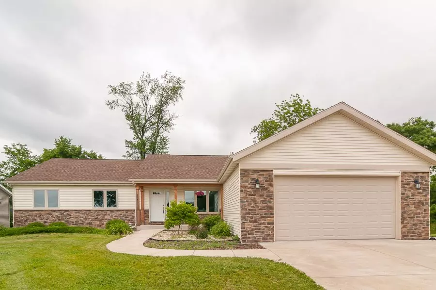 Waterloo, WI 53594,475 McKay Way