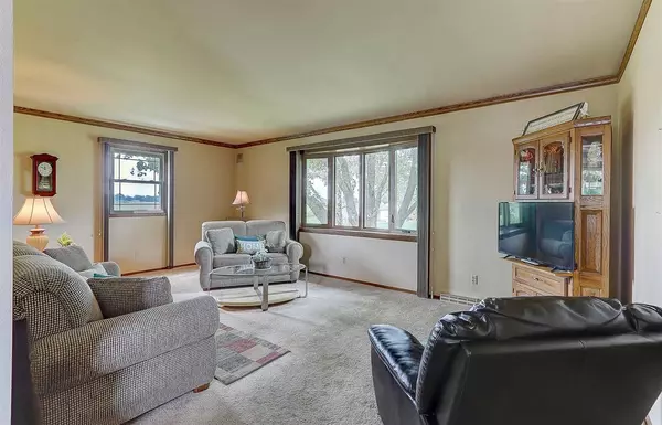 Waterloo, WI 53594,976 Portland Rd