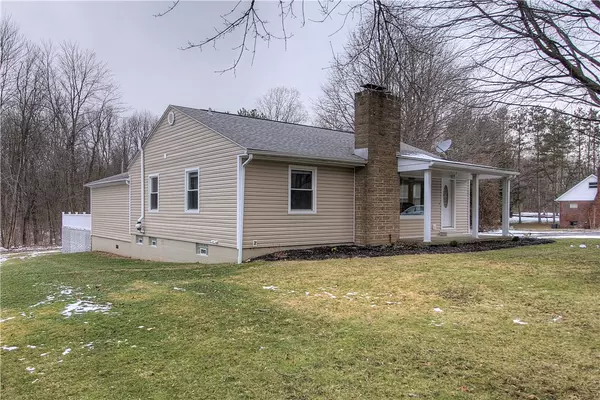 3215 Mercer Rd, New Castle, PA 16105