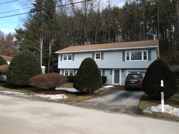 17 Wayne ST, Hudson, NH 03051