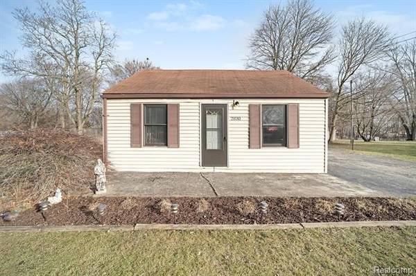 2830 DELAND RD, Waterford, MI 48329