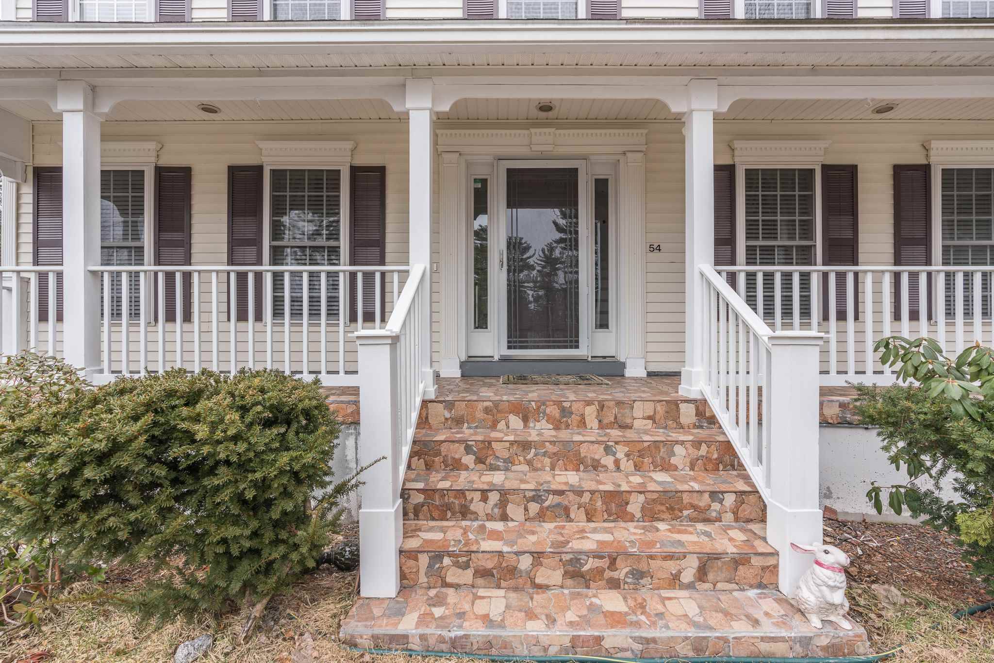 Manchester, NH 03109,54 Briarcliff WAY
