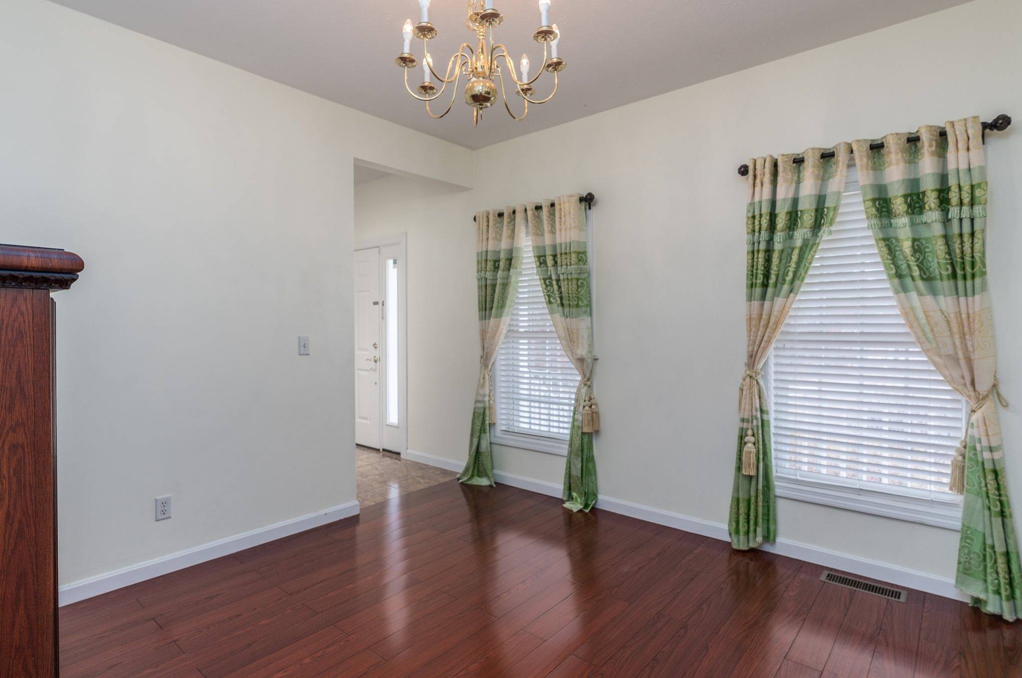 Manchester, NH 03109,54 Briarcliff WAY